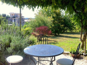 Chalet with garden, terrace and barbecue